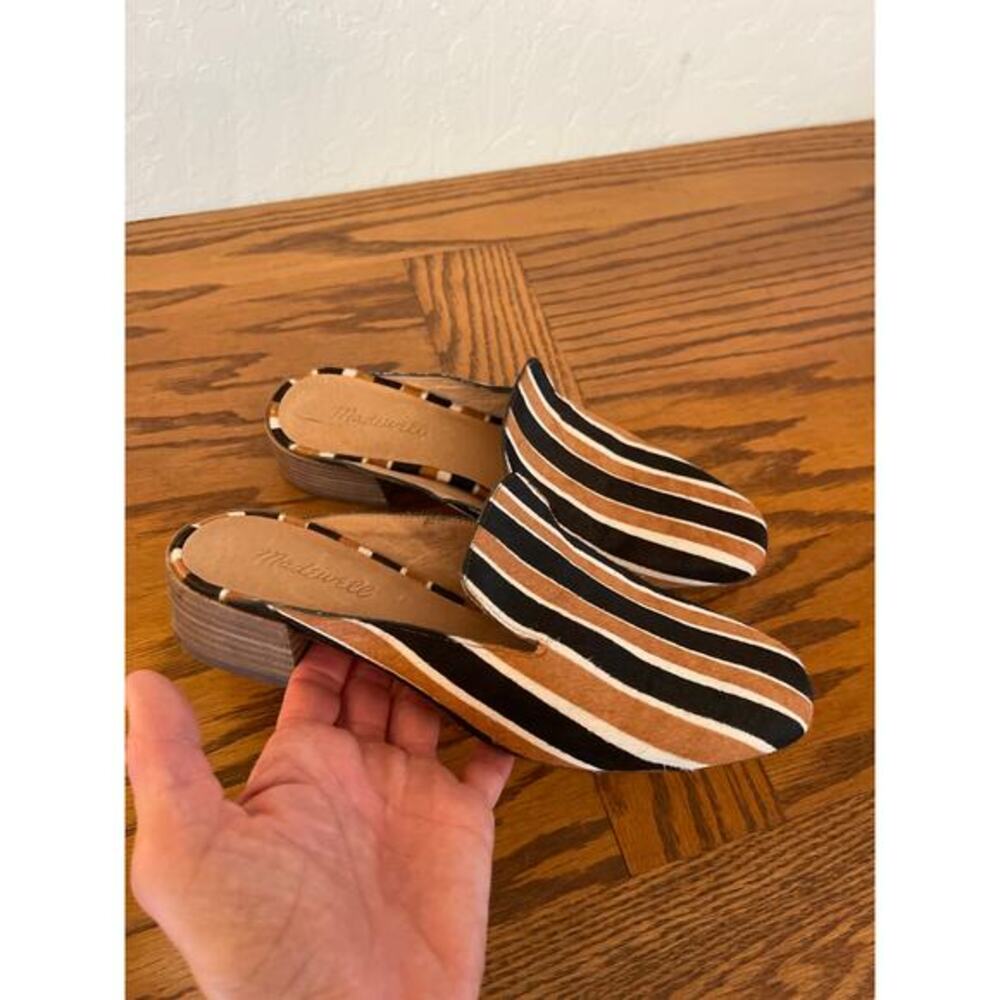 Madewell The Willa Calf skin 
Striped mule size 8.5